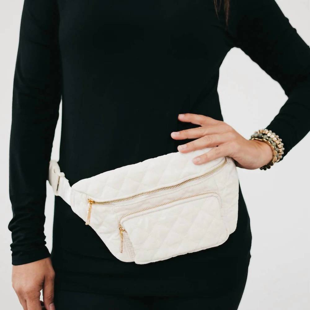 NEW PRETTY SIMPLE stevie sling bag in white